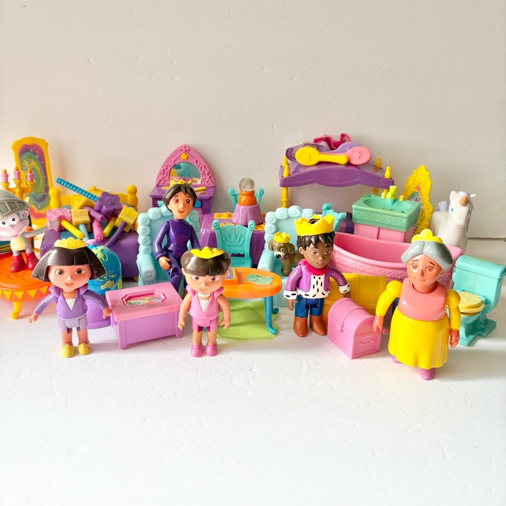 Dora the Explorer Vintage Figure & Dollhouse Furniture Lot